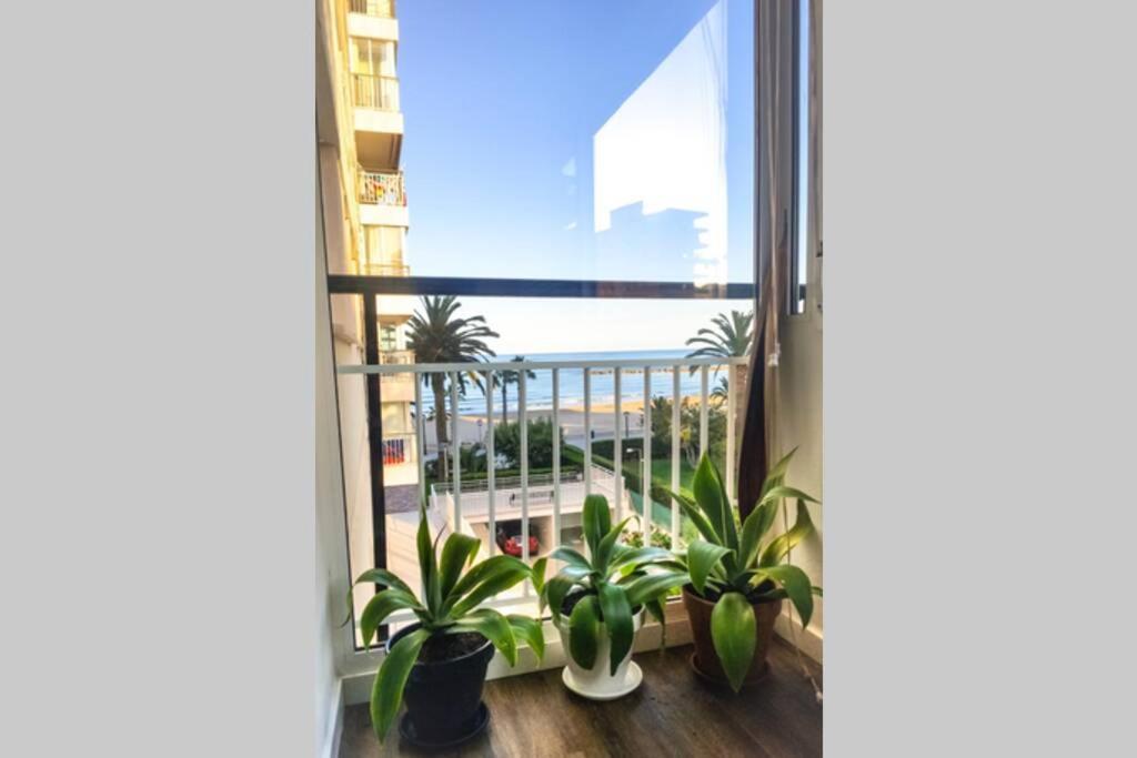 Apartamento Recien Reformado En Primera Linea Con Vistas A La Playa De La Almadraba Benicàssim Kültér fotó