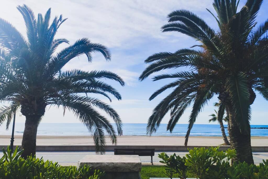 Apartamento Recien Reformado En Primera Linea Con Vistas A La Playa De La Almadraba Benicàssim Kültér fotó